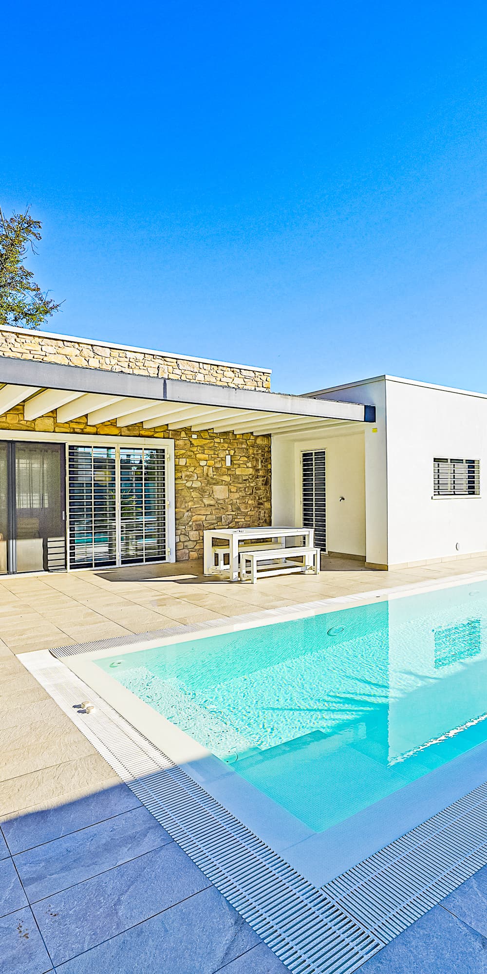 Villa moderna con piscina a Padenghe sul Garda