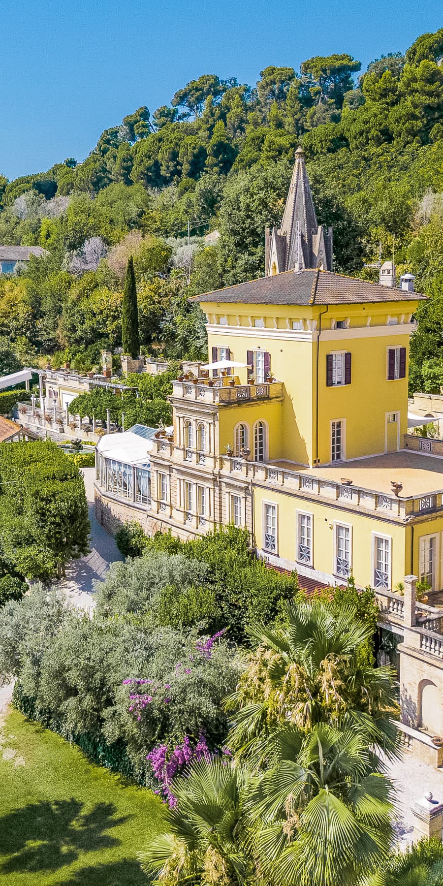 Edificio storico a Cupra Marittima, Riviera delle Palme